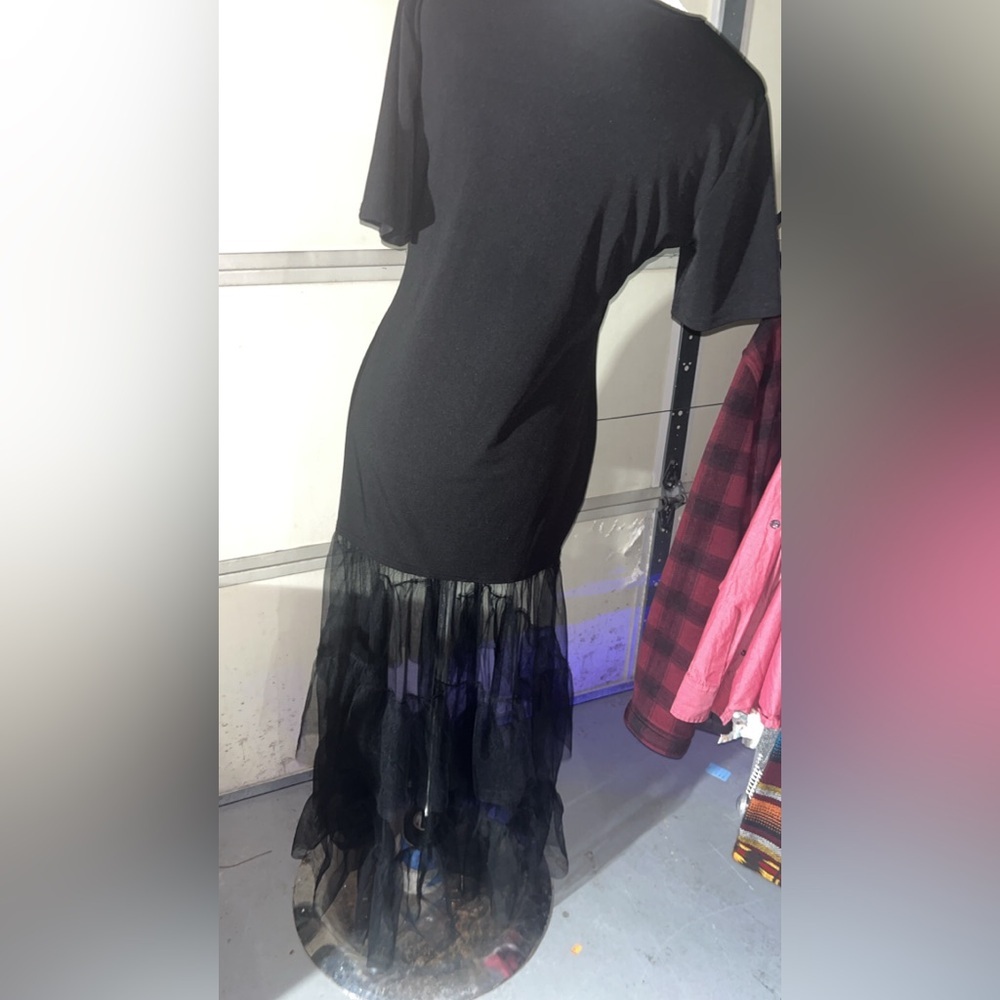 Black Graphic Maxi Dress - Picture 5 of 5
